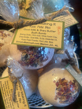 Load image into Gallery viewer, Bath Bombs