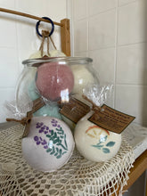Load image into Gallery viewer, Bath Bombs