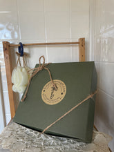 Load image into Gallery viewer, Pamper Me Gift Set

